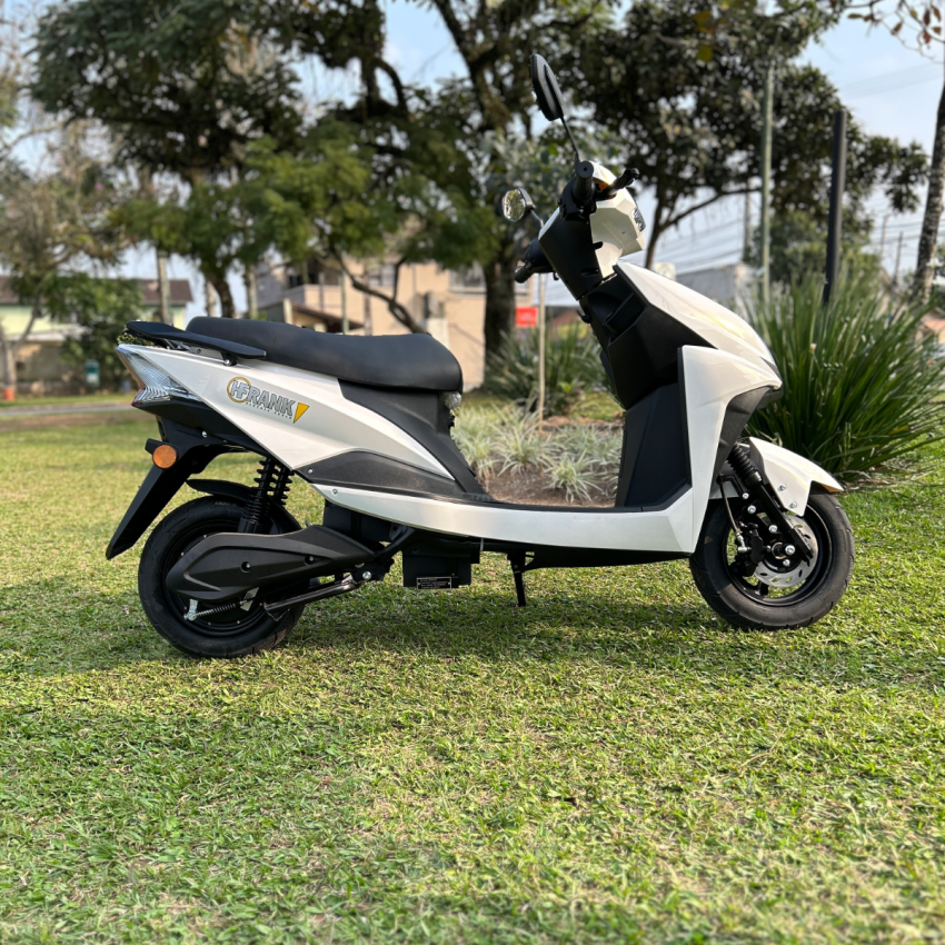 Scooter Elétrica 1000W, Velocidade Máx. 32km, Autonomia de 90km - Branca - SL1000-B