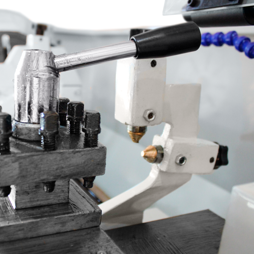 Torno Mecânico Profissional de Bancada Trifásico 220V OU 380V 940mm - ML300